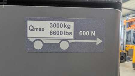 Chariots tracteurs 2022  Jungheinrich EZS 130 neuwertig (9)