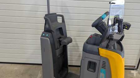 Tahač 2022  Jungheinrich EZS 130 neuwertig (5)