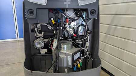 Tahač 2022  Jungheinrich EZS 130 neuwertig (7)