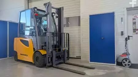 Elektro 4 Rad 2019  Jungheinrich EFG 425s neuwertige Batterie (2)