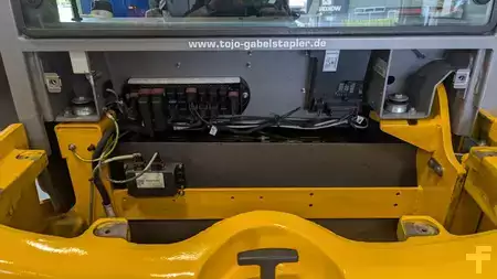 Elektro 4 Rad 2019  Jungheinrich EFG 425s neuwertige Batterie (5)