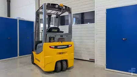 Eléctrica de 3 ruedas 2019  Jungheinrich EFG 213 GE115-310ZZ (2)