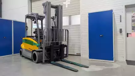 Elektro 4 Rad  Jungheinrich EFG BC 330 Ausstellungsstück (2)