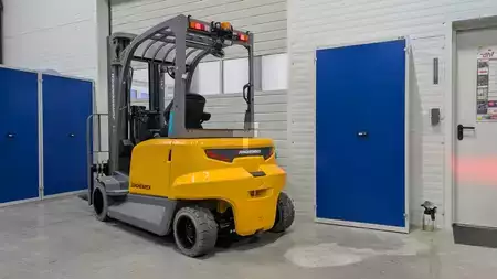 Elektro 4 Rad  Jungheinrich EFG BC 330 Ausstellungsstück (4)