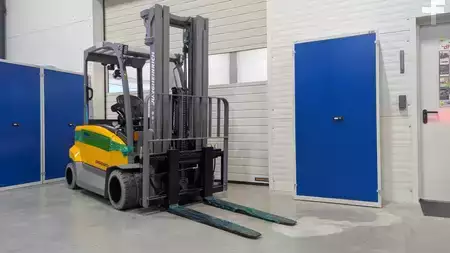 Elektro 4 Rad  Jungheinrich EFG BC 330 Ausstellungsstück (2)