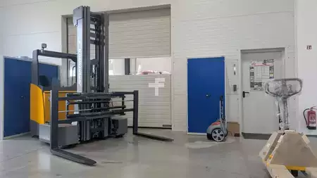 Négyutas tolóoszlopos targonca 2015  Jungheinrich ETV Q25 (1)