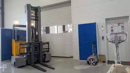 Négyutas tolóoszlopos targonca 2015  Jungheinrich ETV Q25 (2)