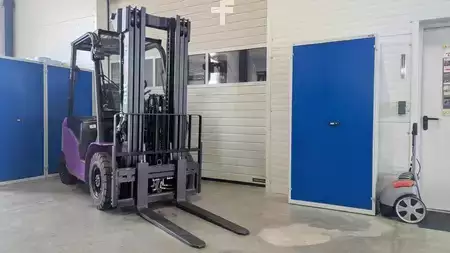 Elektro čtyřkolový VZV 2025  AntOn CBH 2.5 (4)