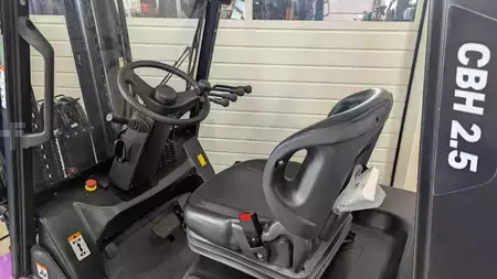 Elektro čtyřkolový VZV 2025  AntOn CBH 2.5 (5)
