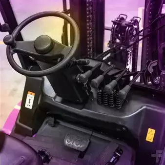 Elektro čtyřkolový VZV - AntOn CBH 3.0 (3)