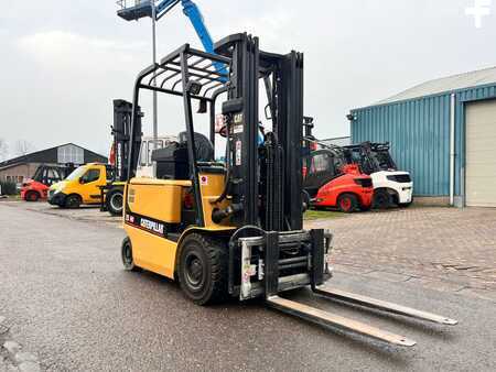 Elektrisk- 4 hjul 2006  CAT Lift Trucks EP25K-PAC (3)