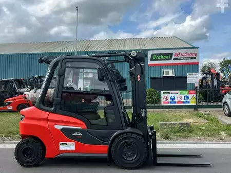 Gázüzemű targonca 2026  Linde H35T-01 (1)