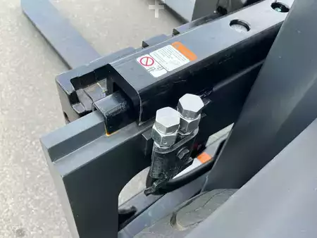 Gázüzemű targonca 2026  Linde H35T-01 (10)