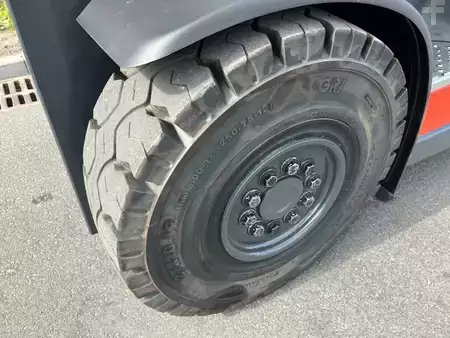 Gázüzemű targonca 2026  Linde H35T-01 (12)