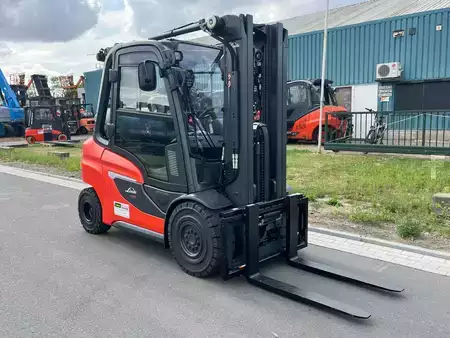 Gázüzemű targonca 2026  Linde H35T-01 (3)