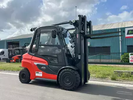 Gázüzemű targonca 2026  Linde H35T-01 (7)