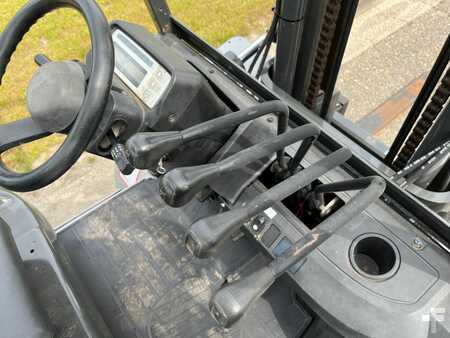 Chariots élévateurs diesel 2011  Nissan FD45  W1F4A45Y (11)