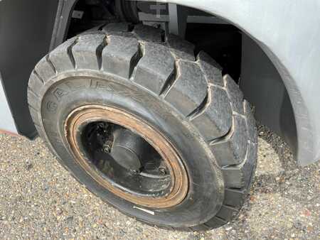 Chariots élévateurs diesel 2011  Nissan FD45  W1F4A45Y (13)