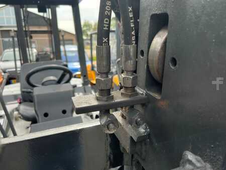 Chariots élévateurs diesel 2011  Nissan FD45  W1F4A45Y (16)