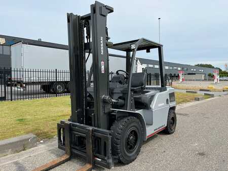 Chariots élévateurs diesel 2011  Nissan FD45  W1F4A45Y (4)