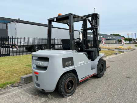 Chariots élévateurs diesel 2011  Nissan FD45  W1F4A45Y (7)