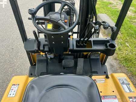 Electric - 3 wheels 2002  CAT Lift Trucks EP18KT (13)