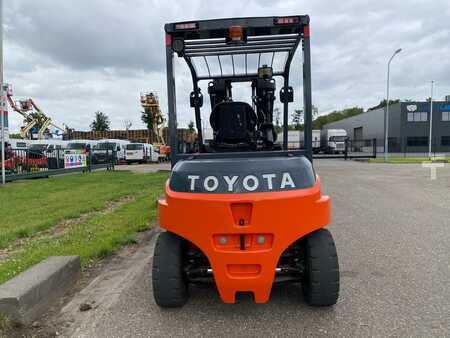 4-wiel elektrische heftrucks 2017  Toyota 8FBMT45 (5)