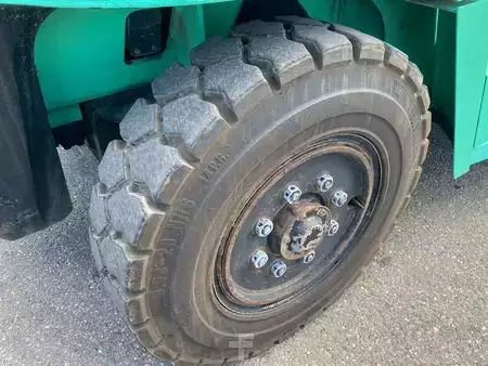 Carretilla elevadora diésel 2008  Mitsubishi FD90N (12)