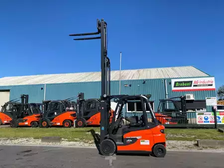 4-wiel elektrische heftrucks 2023  Linde E25L-01 (7)