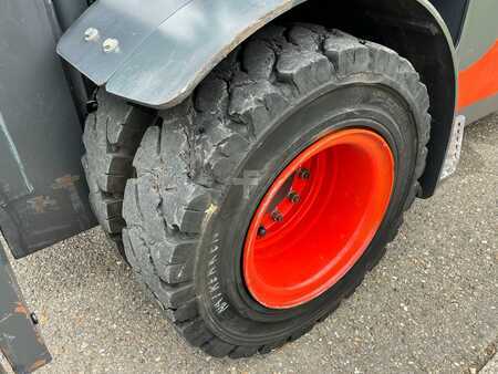 Elektro čtyřkolový VZV 2015  Linde E70-01 (10)