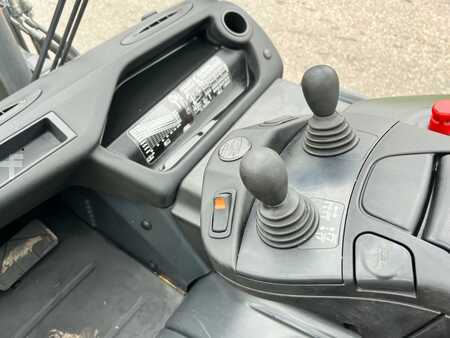 Elektro čtyřkolový VZV 2015  Linde E70-01 (12)