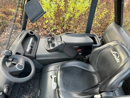 Elektro čtyřkolový VZV 2015  Linde E70-01 (15)