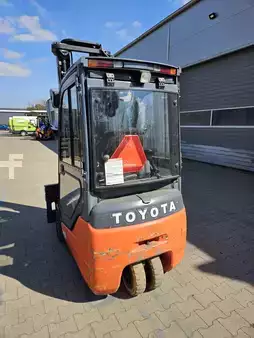 El truck - 3 hjulet 2011  Toyota 8FBET15 (2)