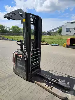 VZV s plošinou pro řidiče 2018  Toyota SPE160 (6)