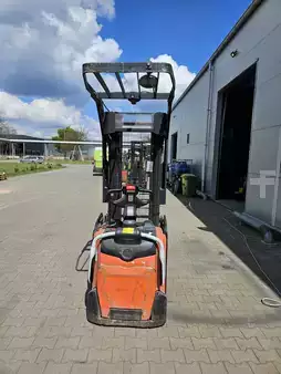 VZV s plošinou pro řidiče 2018  Toyota SPE160 (7)