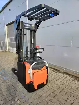 VZV s plošinou pro řidiče 2018  Toyota SPE 160 (4)