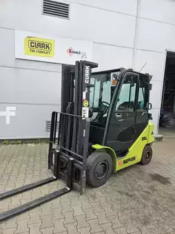 Carretilla elevadora GLP 2019  Clark S25L (2)