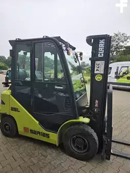 Carretilla elevadora GLP 2019  Clark S25L (5)