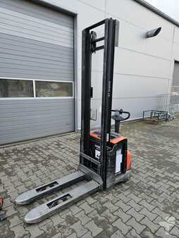 Pallet Stackers 2015  BT SWE140 (battery 2023) (4)