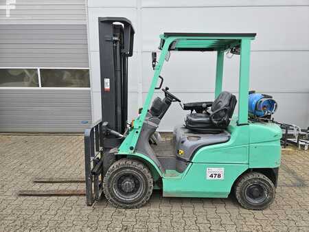 Wózki gazowe 2015  Mitsubishi FG25NT (1)
