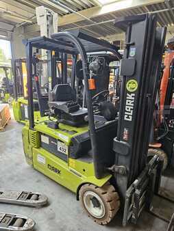 Elektryczne 3-kołowe 2020  Clark GTX20s (1)