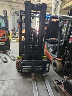 Elektryczne 3-kołowe 2020  Clark GTX20s (5)