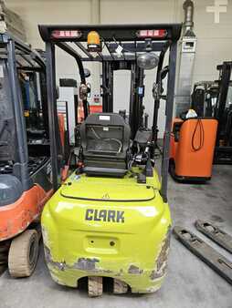 Elektryczne 3-kołowe 2020  Clark GTX20s (6)