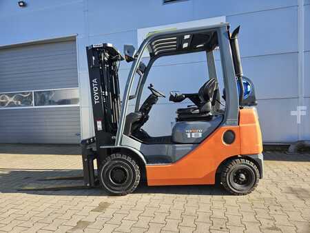 Nestekaasutrukki 2017  Toyota 06-8 FGF18F (1)