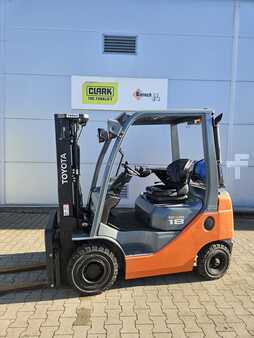 Nestekaasutrukki 2017  Toyota 06-8 FGF18F (2)