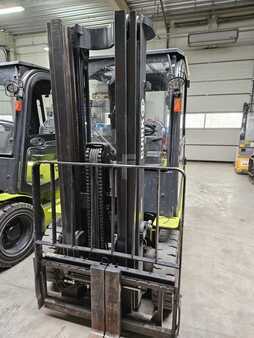 LPG VZV 2022  Clark GTS25L (2)