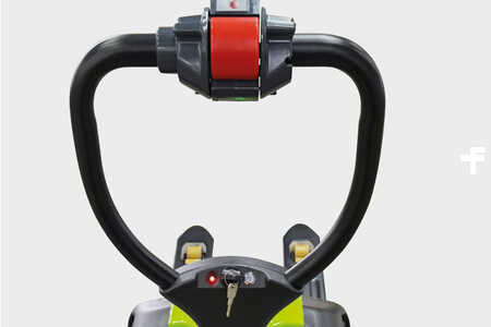 Elektromos emelőkocsik 2025  Clark LWio15 (3)