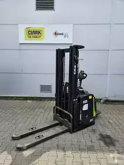 VZV s plošinou pro řidiče 2021  Clark PSX16 (1)