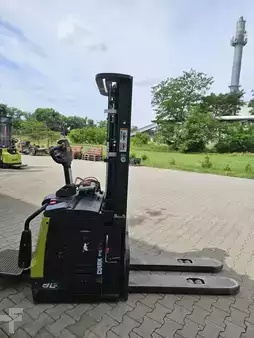 VZV s plošinou pro řidiče 2021  Clark PSX16 (4)