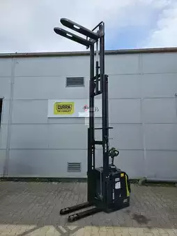 VZV s plošinou pro řidiče 2021  Clark PSX16 (5)